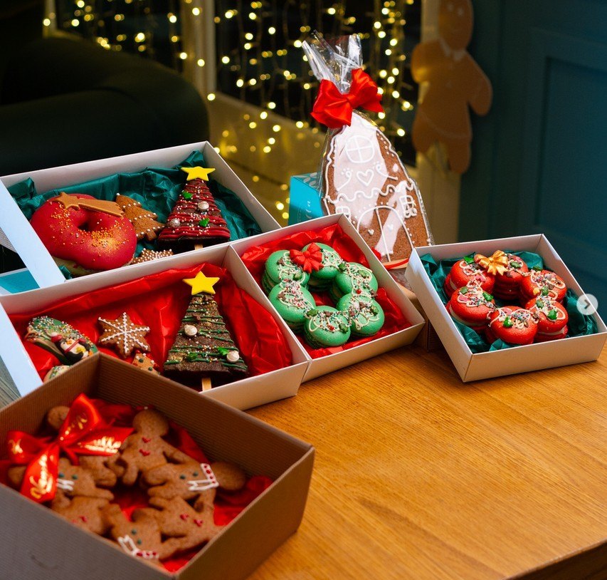 Le box delle feste, decorate a mano